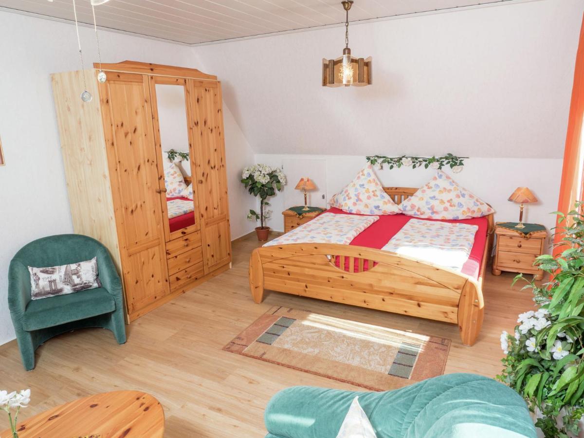 Cheerful Apartment Near City Centre Of Haslach Хаслах-им-Кинцигталь Экстерьер фото